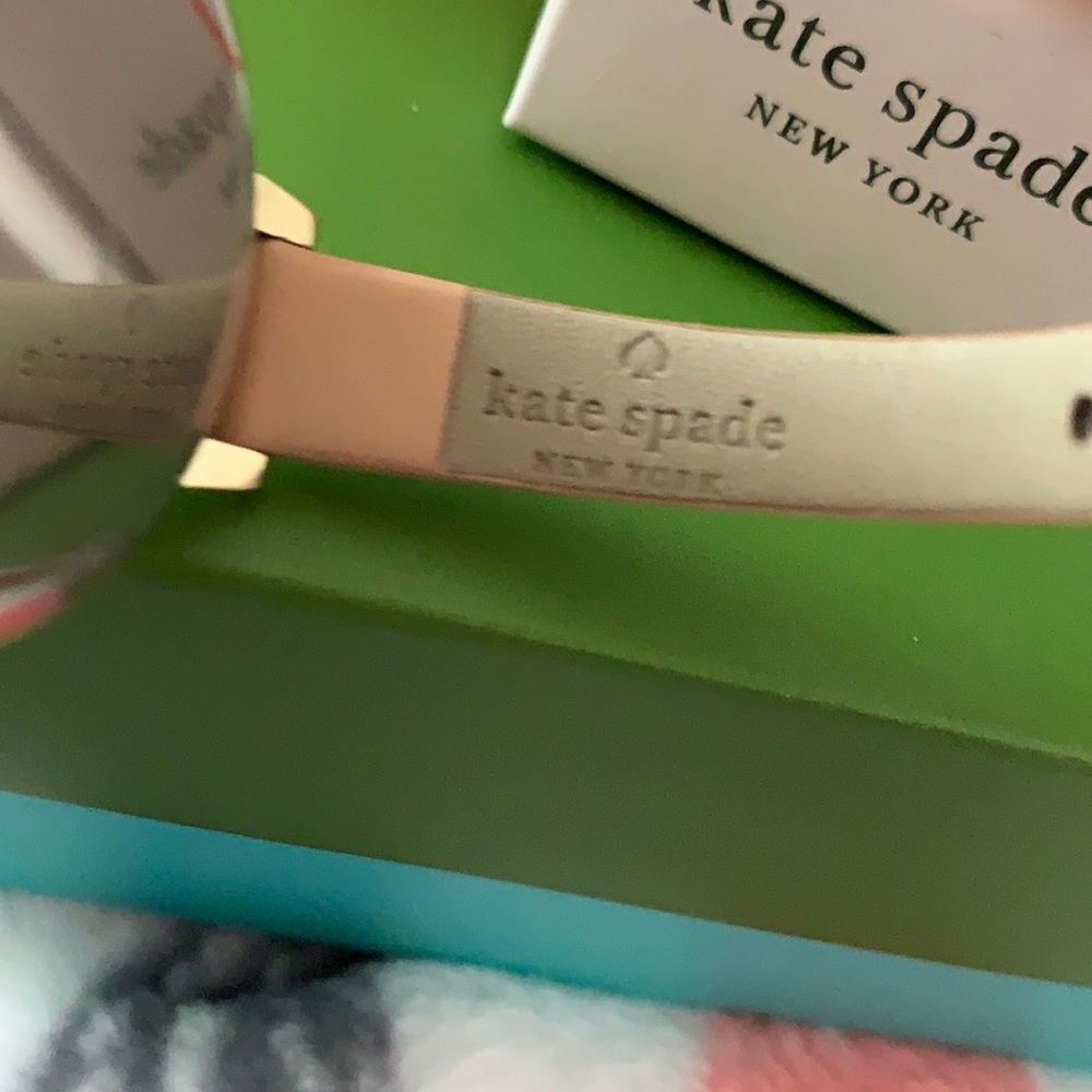 NWT! Kate Spade Watch & Earrings Set - Picture 4 of 16